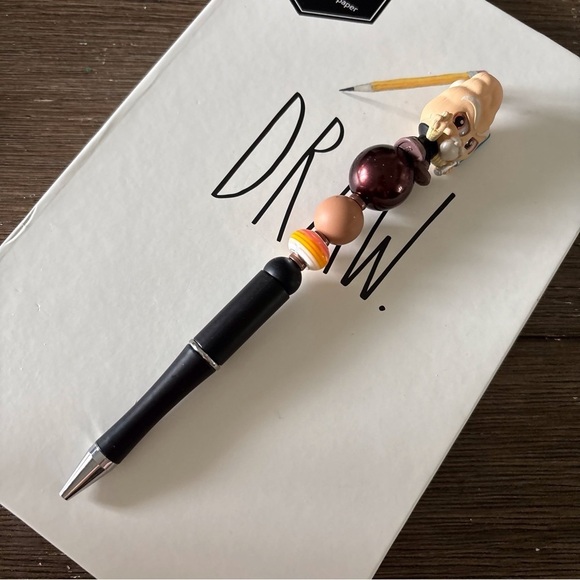 Disney Doorables: Star Wars: Ki-Adi-Mundi handmade beaded pen - Picture 2 of 3